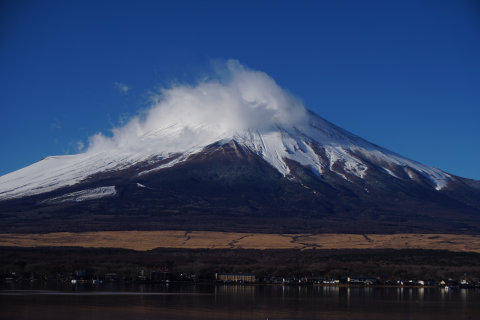 1/8、富士山にかかる雲